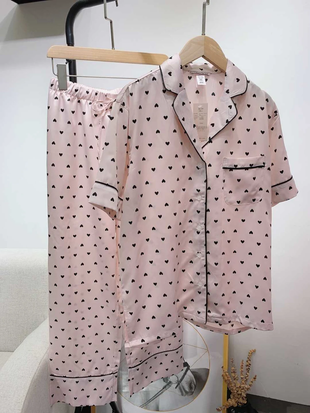 Satin Printed Silk Pajamas New Satin Silk Love Lapel Short Sleeve Style Home Wear Custom Plus Size Plants Sleepwear